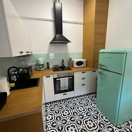 Heart Of The 아파트 *